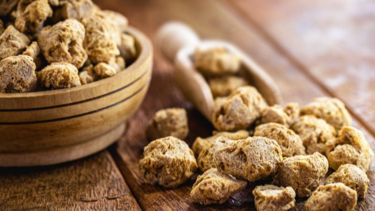 does soya chunks increase estrogen
